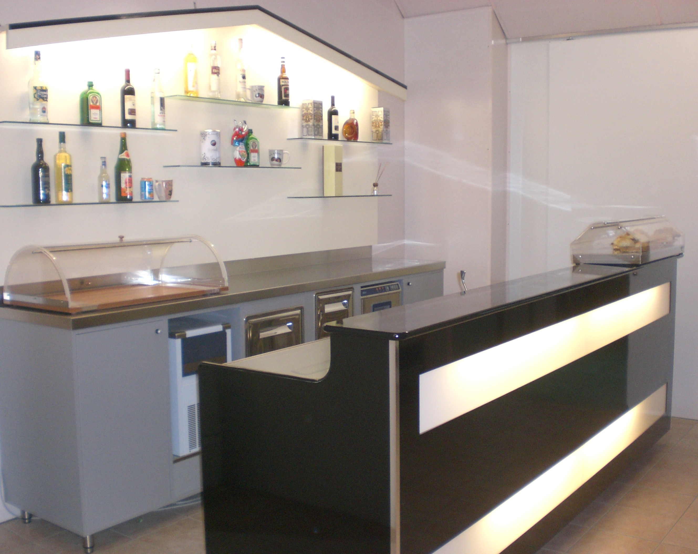 Bancone in legno grezzo: ecodesign idee originali per un design in ...